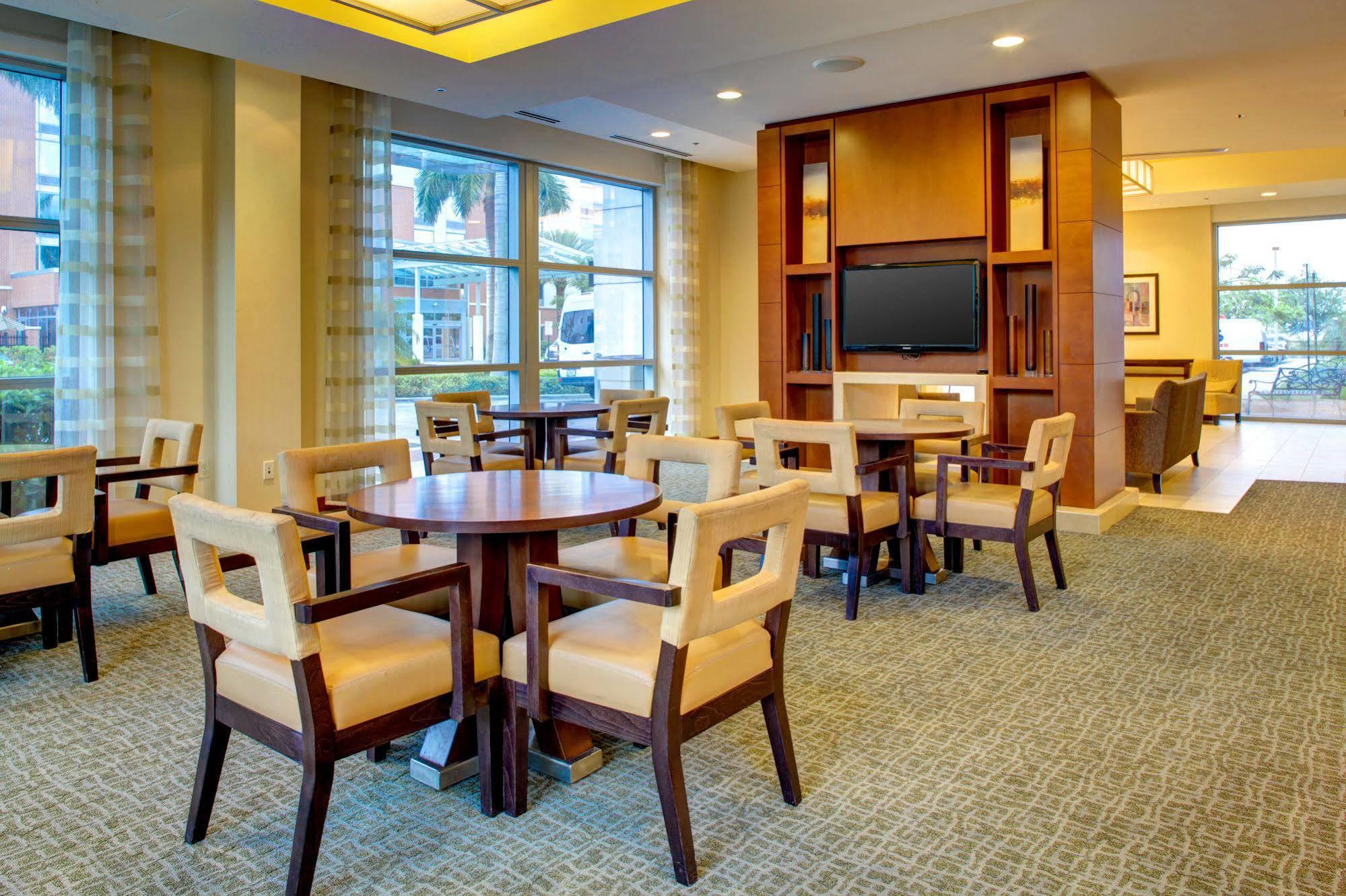Hyatt House Fort Lauderdale Airport/Cruise Port デイニア・ビーチ エクステリア 写真