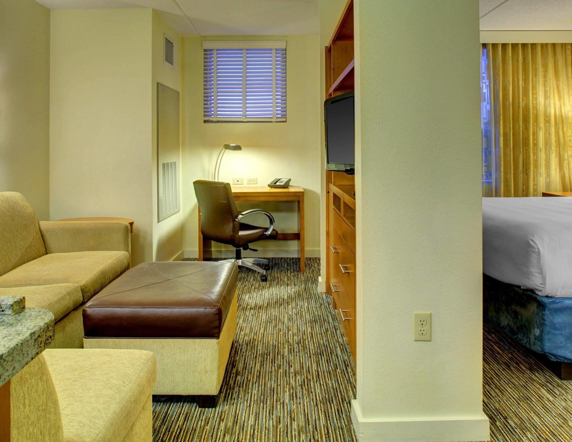 Hyatt House Fort Lauderdale Airport/Cruise Port デイニア・ビーチ エクステリア 写真
